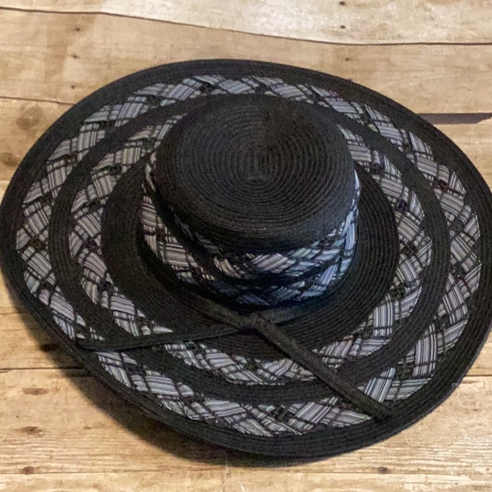 Elegant Black and white Women's Hat - Picture 2 of 8